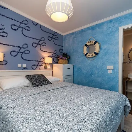 House Pauk 4*